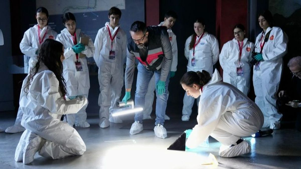 Los participantes de “Forensic Science” durante el simulacro