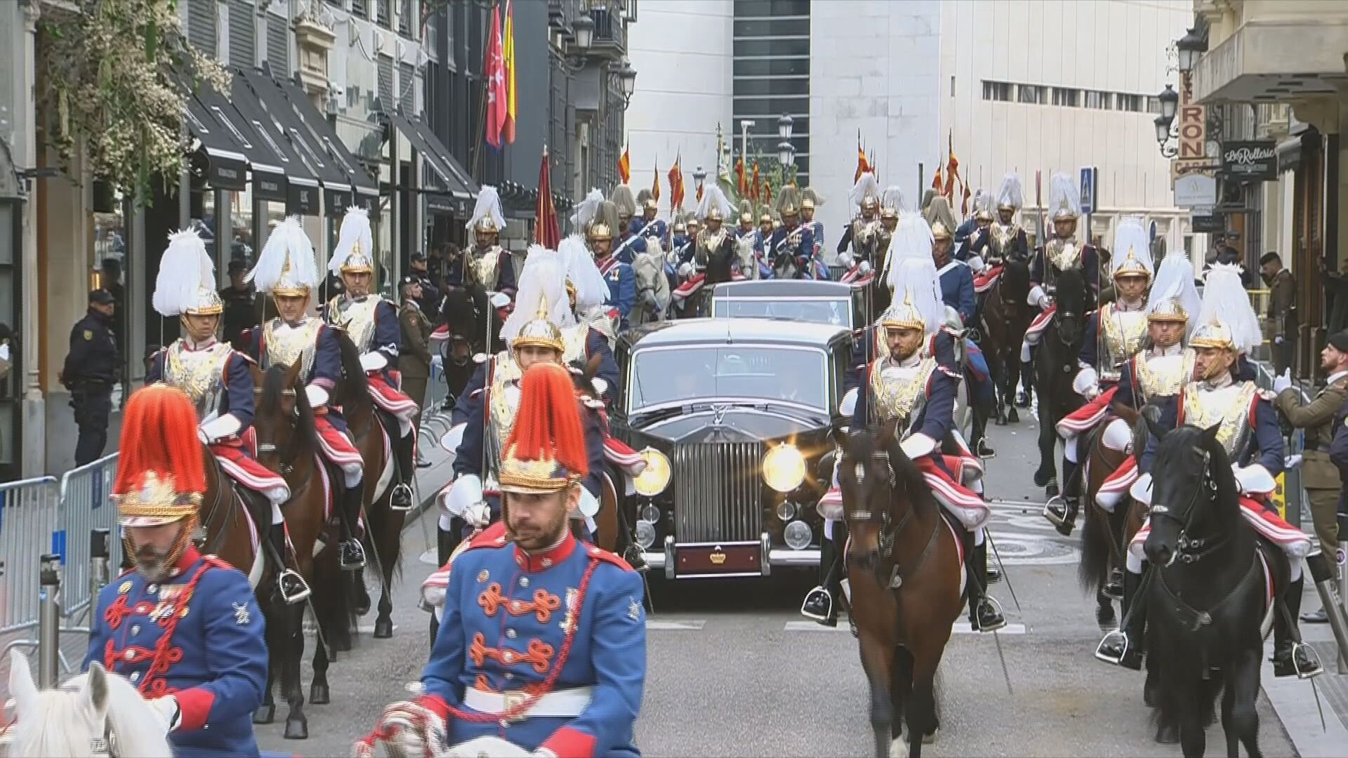 La familia real se dirige al Palacio Real