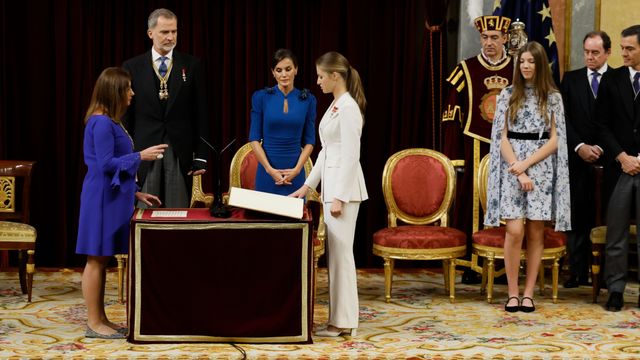 El Orgullo De Los Reyes Felipe Y Letizia Por La Princesa Leonor Sus Muestras De Afecto Tras La Jura 5542