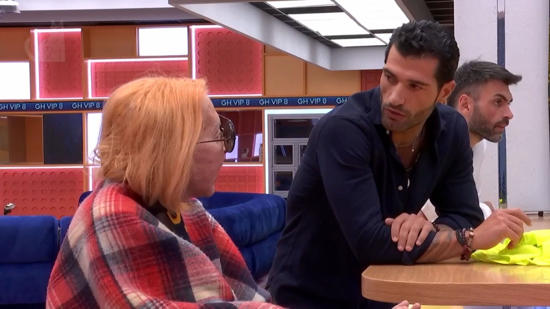 Laura Bozzo habla con Michael Terlizzi