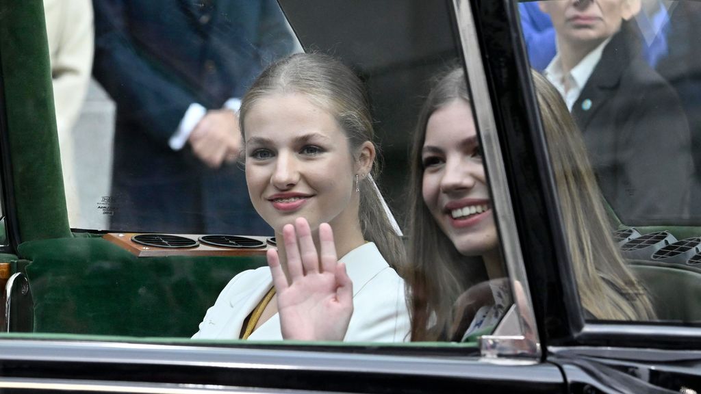 Leonor y Sofía llegando al Palacio Real