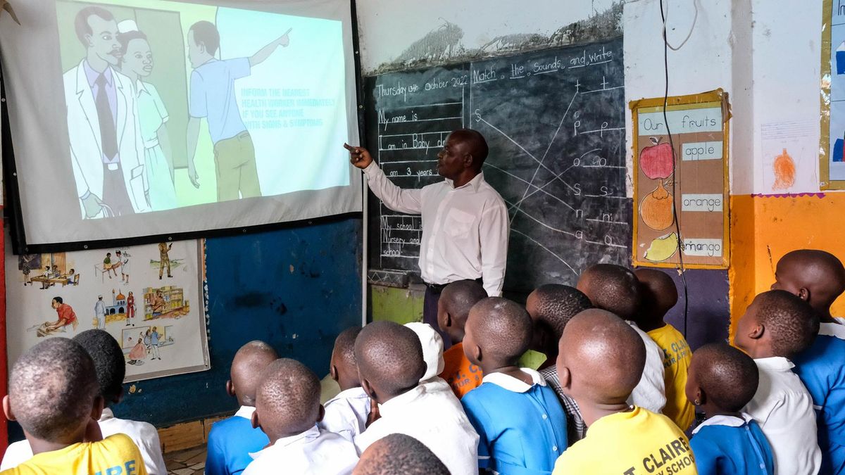 Archivo - Imagen de archivo de una escuela en Kampala, Uganda.