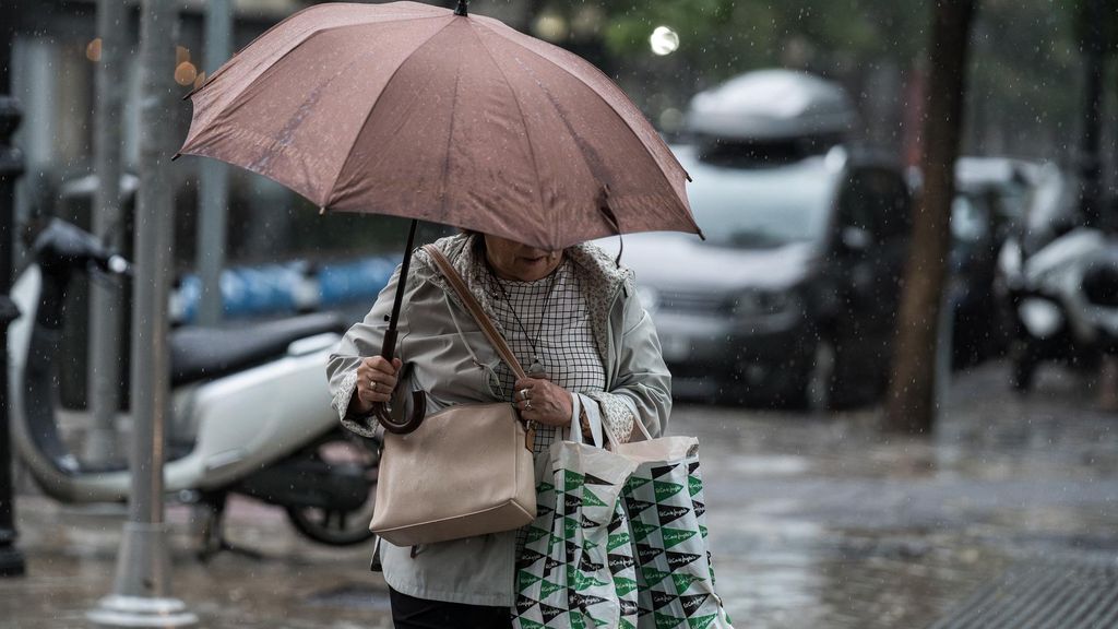 Nueve comunidades en alerta por el temporal de viento, lluvia y oleaje