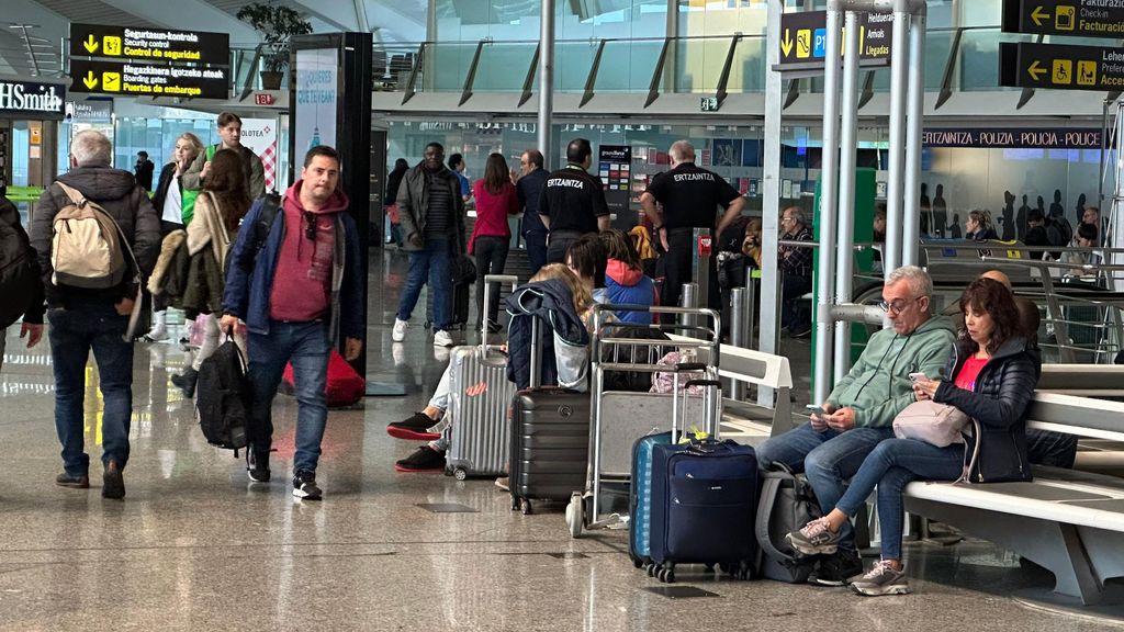 Aeropuerto de Loiu, esta mañana