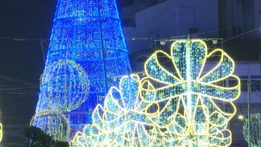 Pelea por el árbol de Navidad más grande