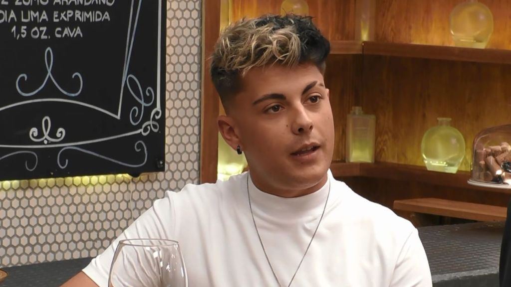 Carlos tiene una condición para echarse novio en ‘First Dates’: “Que no sea fan de Aitana”