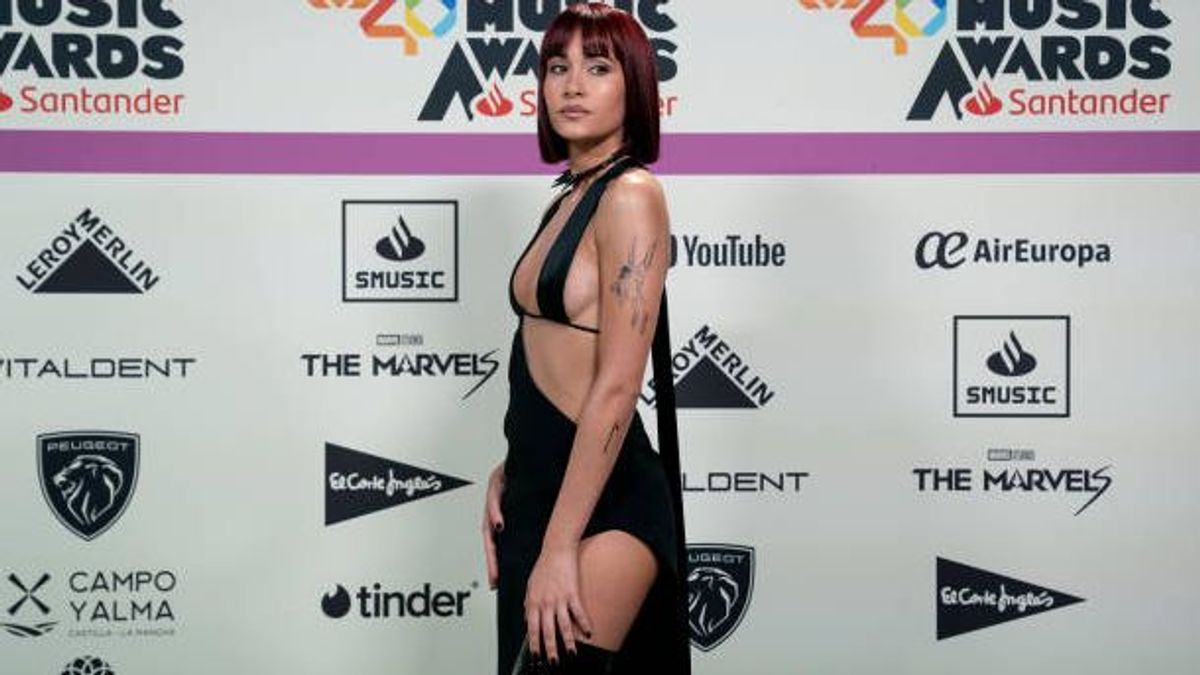 El detalle viral de un vídeo de Aitana, más allá de su look, en LOS40 Music Awards