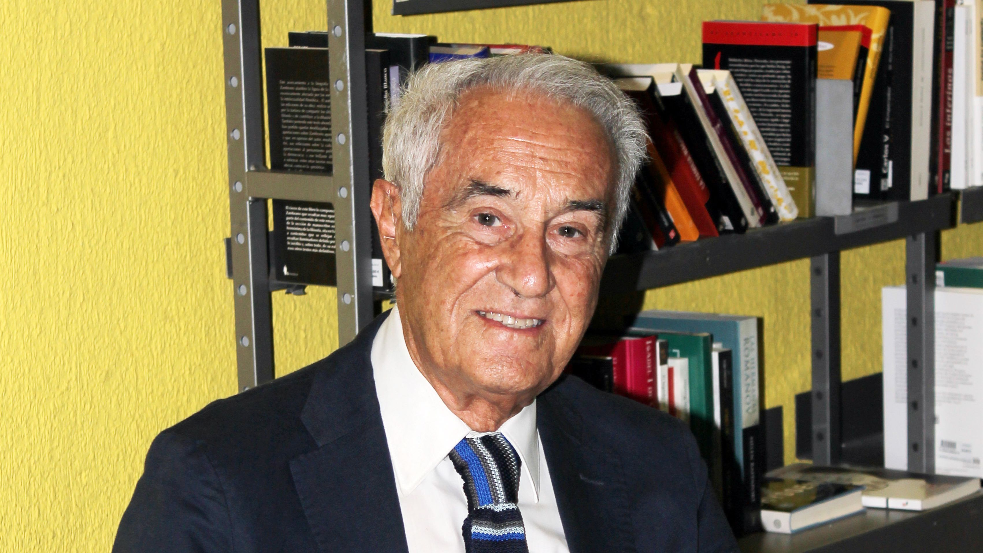 El escritor y presentador de televisión José María Carrascal
