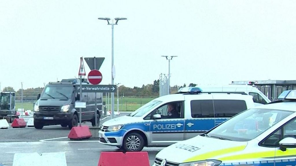Detienen al hombre armado y atrincherado que tenía secuestrada a su hija de cuatro años en el aeropuerto de Hamburgo