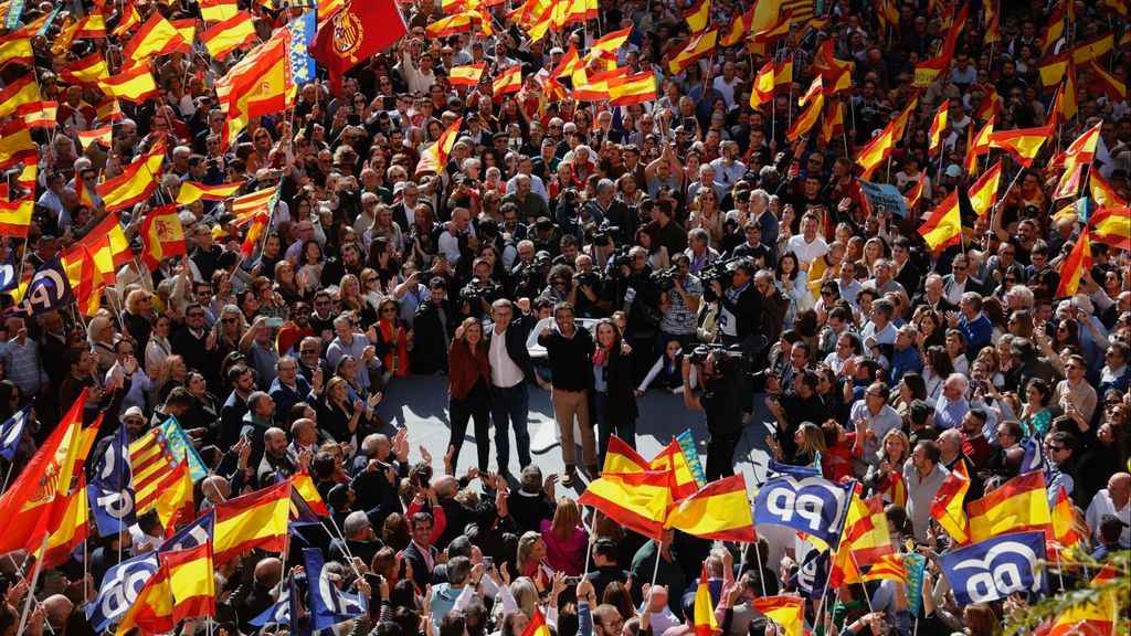 Multitudinaria manifestación del PP en Valencia