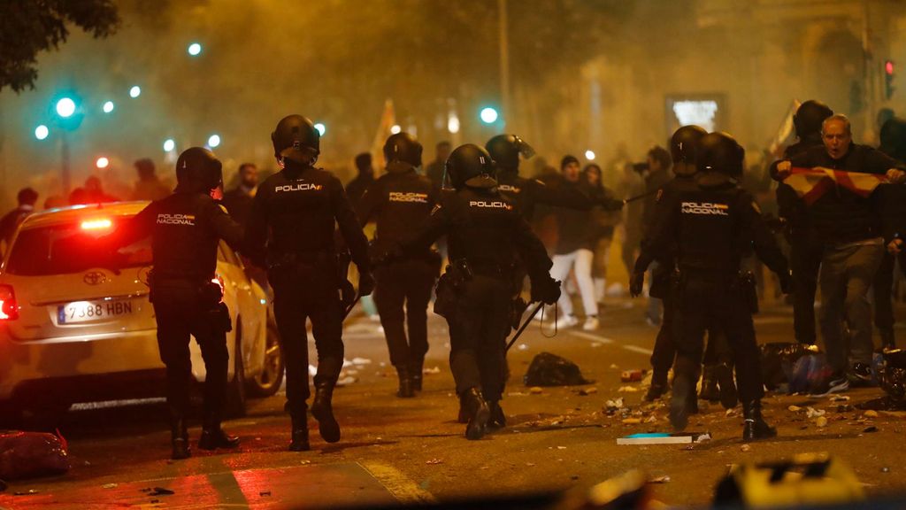 Tres detenidos y cargas policiales en la concentración en Ferraz