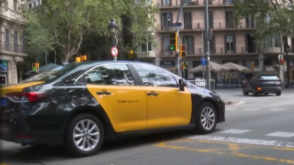 Muere un taxista tras ser agredido brutalmente por un motorista en una discusión de tráfico en Barcelona