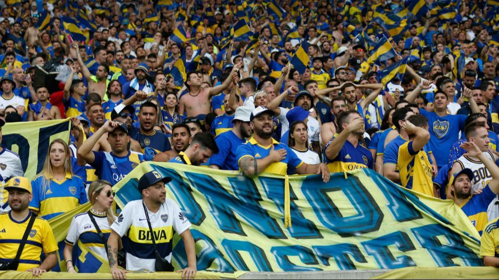 Un padre y su hijo se gastan todo el dinero de las becas del joven para ver al Boca Juniors en la final de la Copa Libertadores