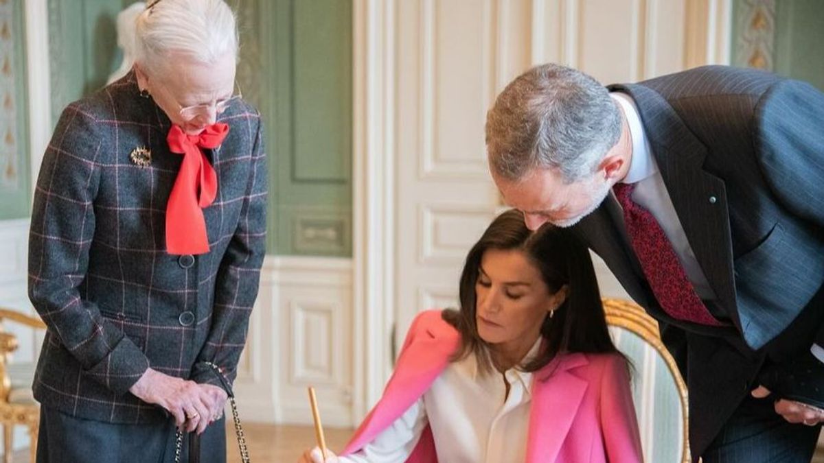 Felipe y Letizia, con la reina Margarita