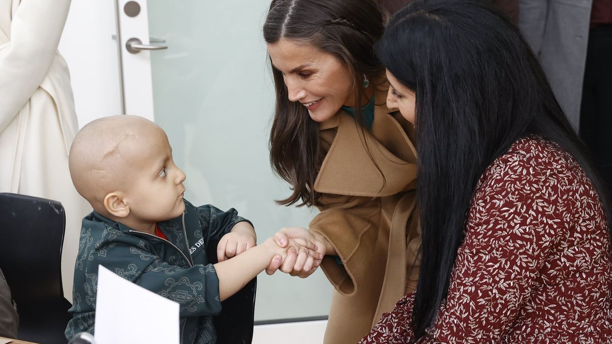 La reina Letizia, durante su visita a un hospital infantil en Copenhague