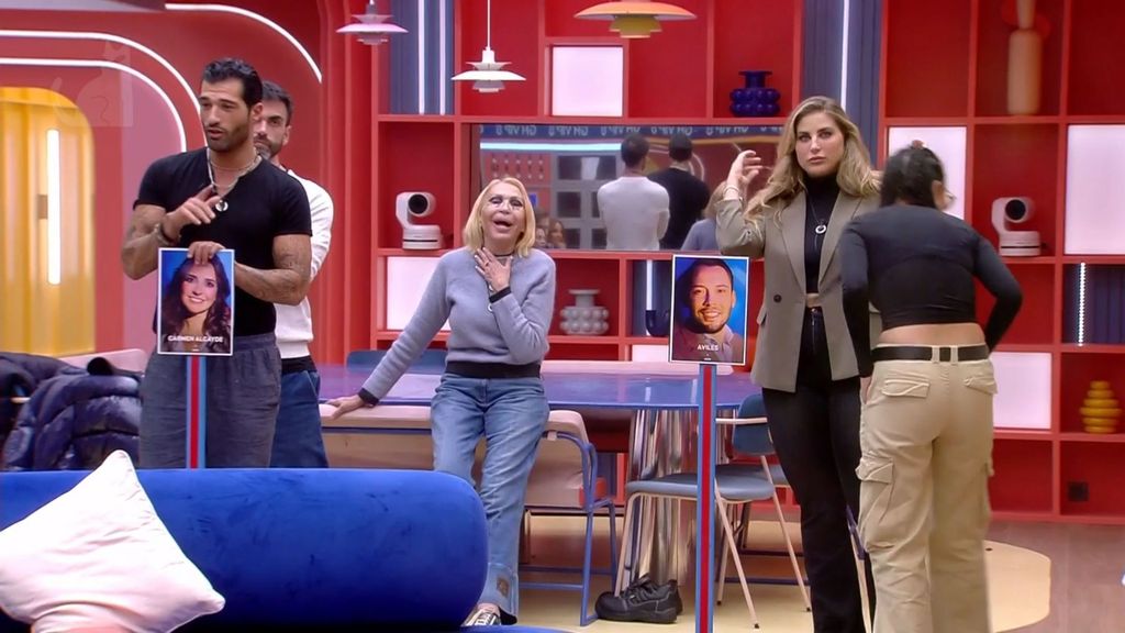 Laura Bozzo y Naomi Asensi se parten de la risa escuchando las razones del posicionamiento de Michael