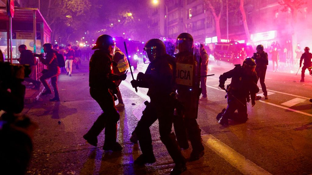 Nueva manifestación contra la amnistía en la calle Ferraz de Madrid