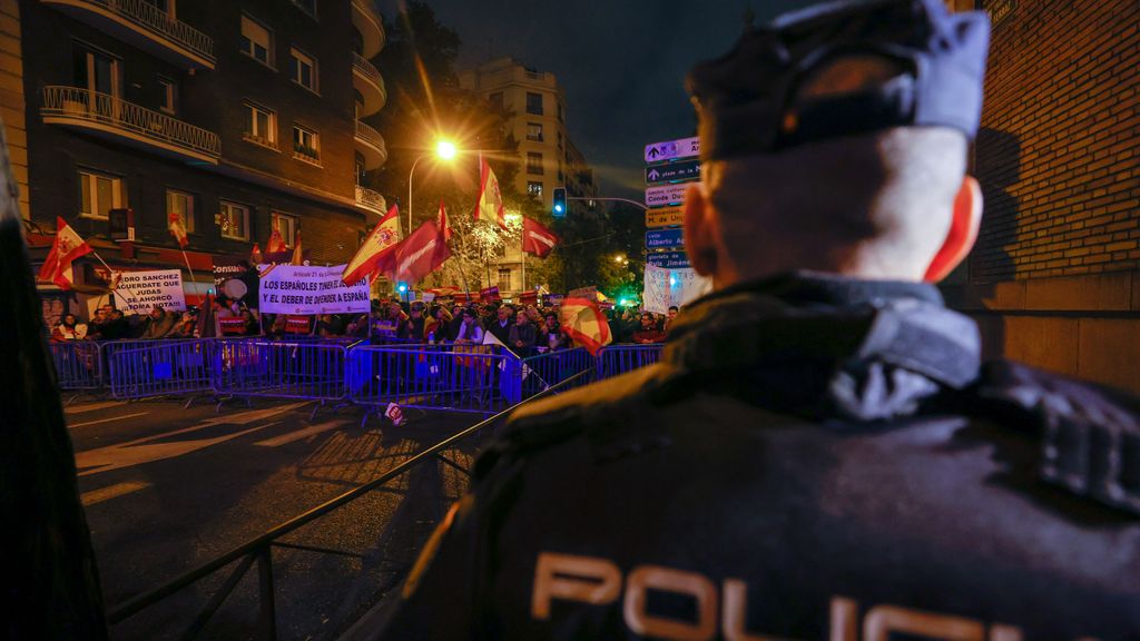 Octava jornada de protestas contra la amnistía en Ferraz