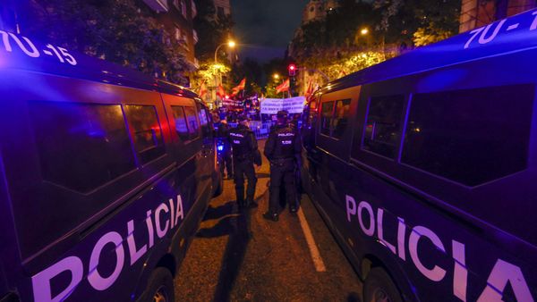 Octava Noche De Protestas En La Calle Ferraz Así Te Lo Hemos Contado