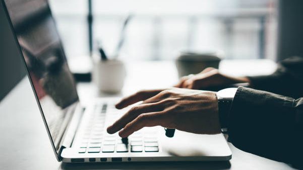 Alertan de una campaña de suplantación a Correos que roba información bancaria