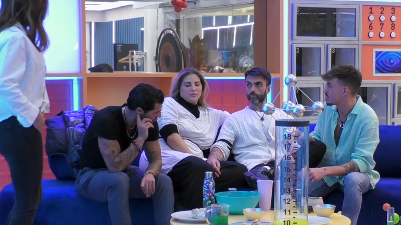 Luiti se hace un hueco en la casa