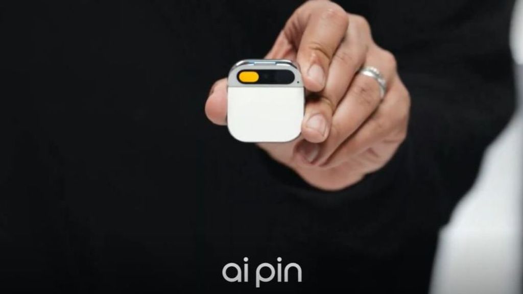 Cómo funciona el AI PIN de Humane, el nuevo móvil que se presenta en EEUU?