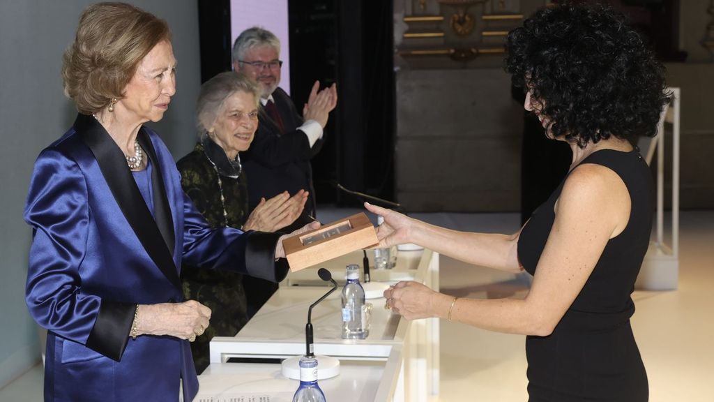 Doña Sofía ha presidido el acto de entrega de los Premios BMW de Pintura