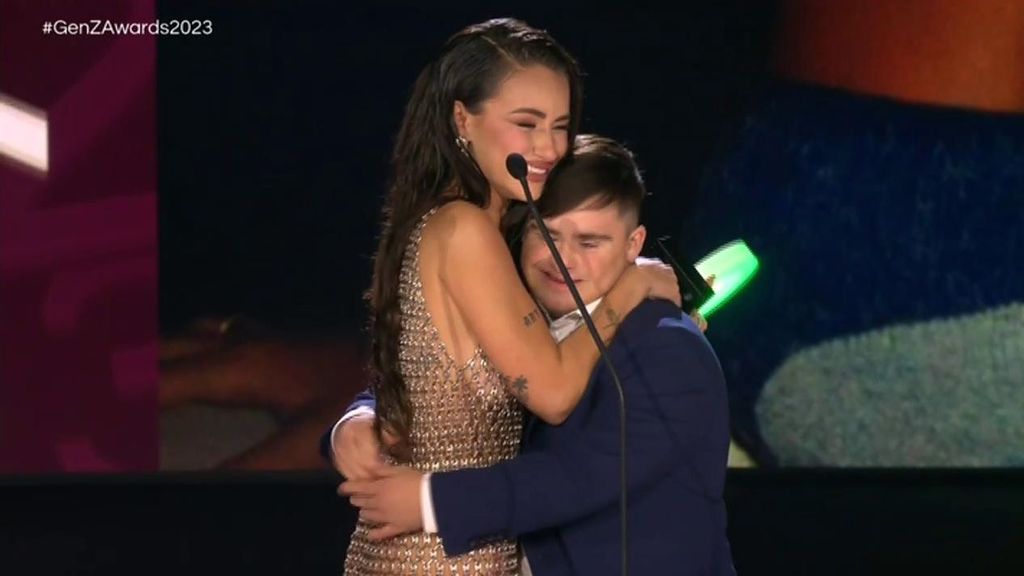 Abril Cols recibe el premio a la categoría 'Moda by SHEIN'