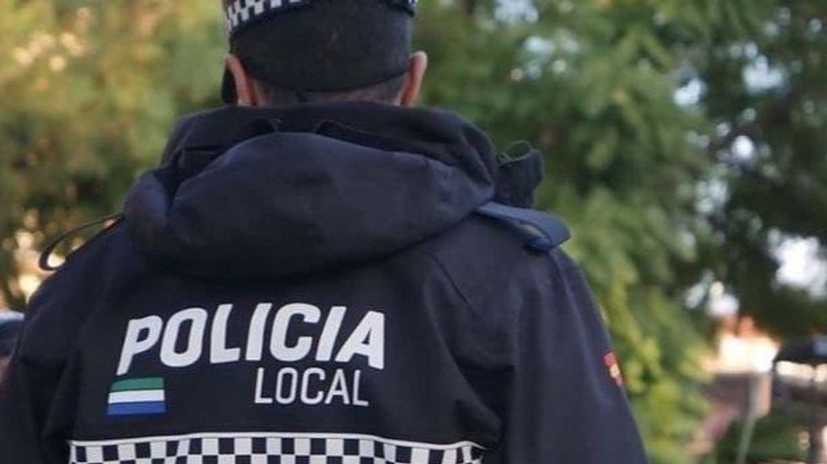 La Policía Local de Mijas (Málaga) ha retirado a una madre a sus dos hijos menores, de 14 y ocho años