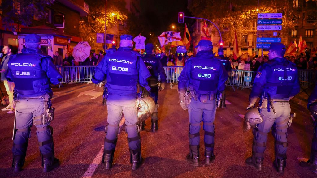 Protestas contra la amnistía en la calle Ferraz, Madrid