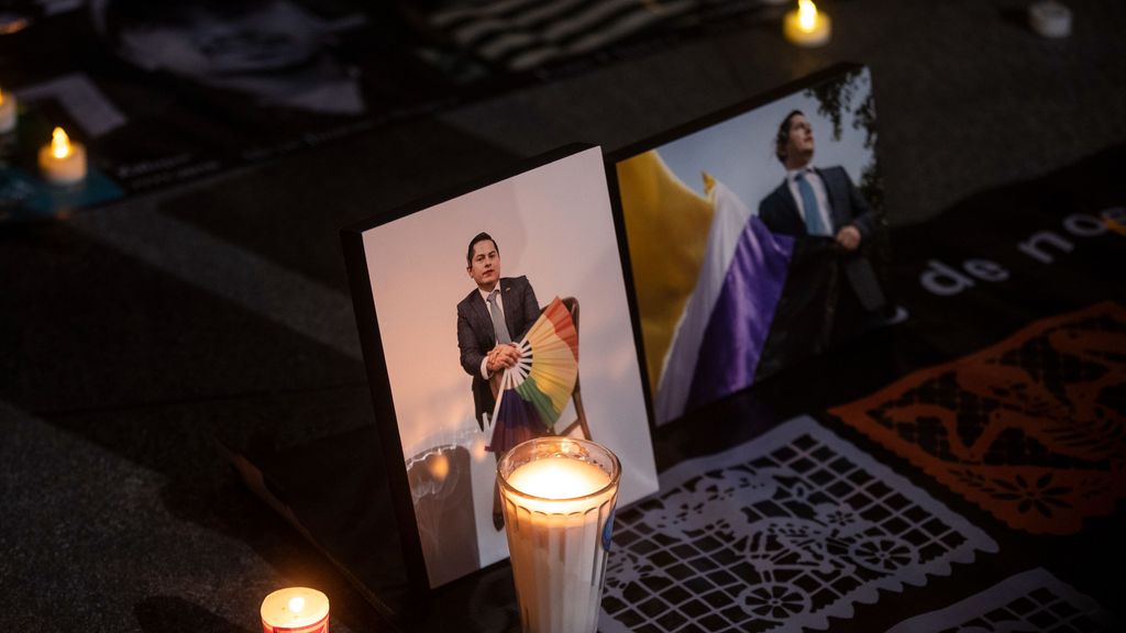 Vigilia en honor a por la muerte del jurista de género no binario Jesús Ociel Baena en México