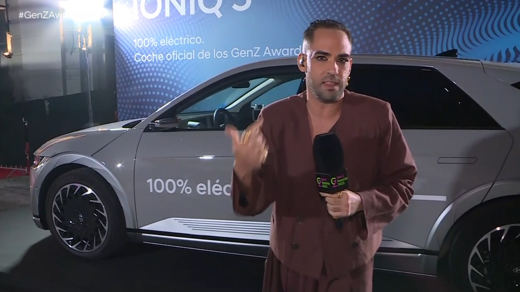 Adolfo Rodríguez se encuentra con el coche del futuro