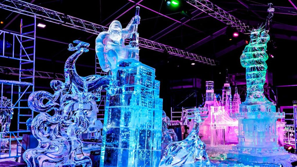 Artistas internacionales se dan cita en el Ice Festival, el concurso de esculturas de hielo de Torrejón de Ardoz