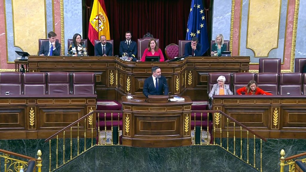 La presidenta del Congreso 'echa la bronca' a Abascal por hablar de dictaduras y golpes de Estado