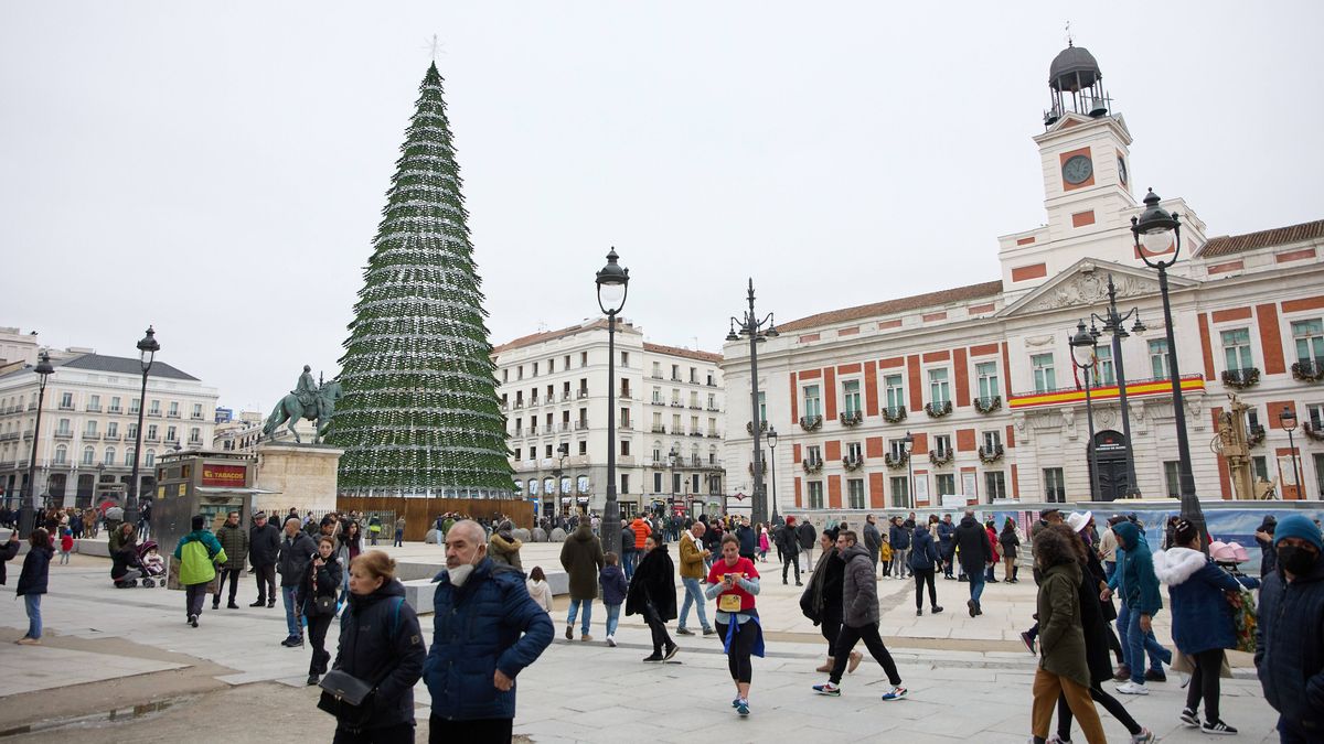 Madrid estudia colocar toldos en algunas de zonas de la Puerta del Sol el próximo año