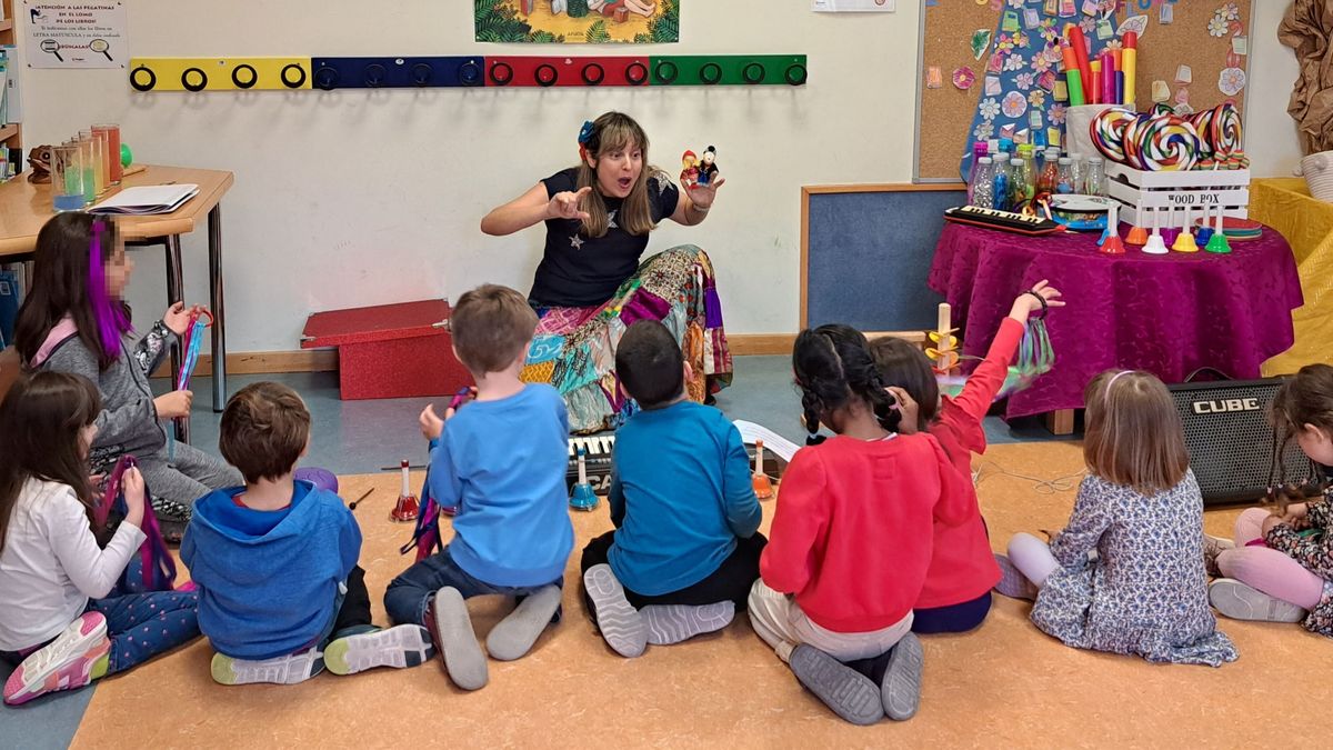 “Terapia de la risa” para los más pequeños por el Día de la Infancia en Paracuellos del Jarama