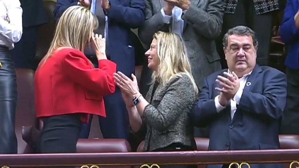 Begoña Gómez se emociona tras la investidura de su marido: su principal apoyo tras 25 años juntos