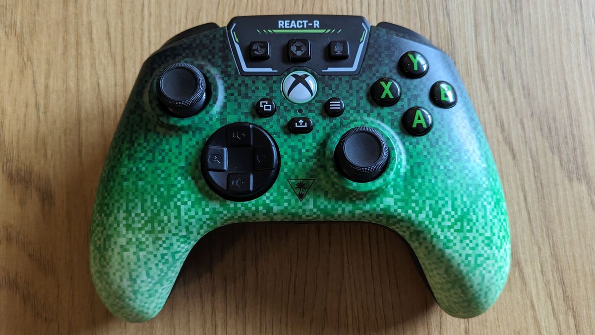 El mando React-R color verde pixel