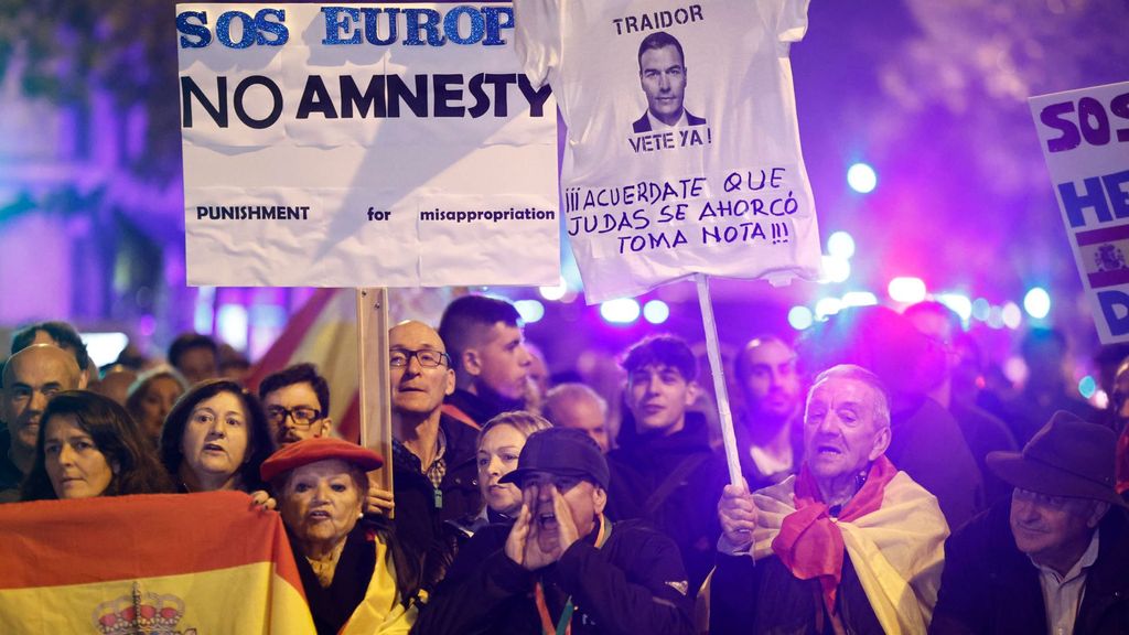 Nuevas protestas contra Sánchez en Ferraz