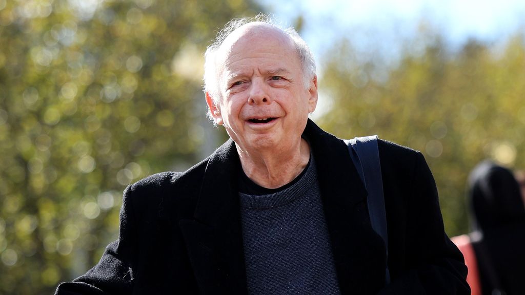 Wallace Shawn