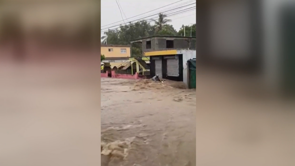 29 provincias en alerta, 11 muertos y más de 1.500 desplazados por las fuertes lluvias en República Dominicana