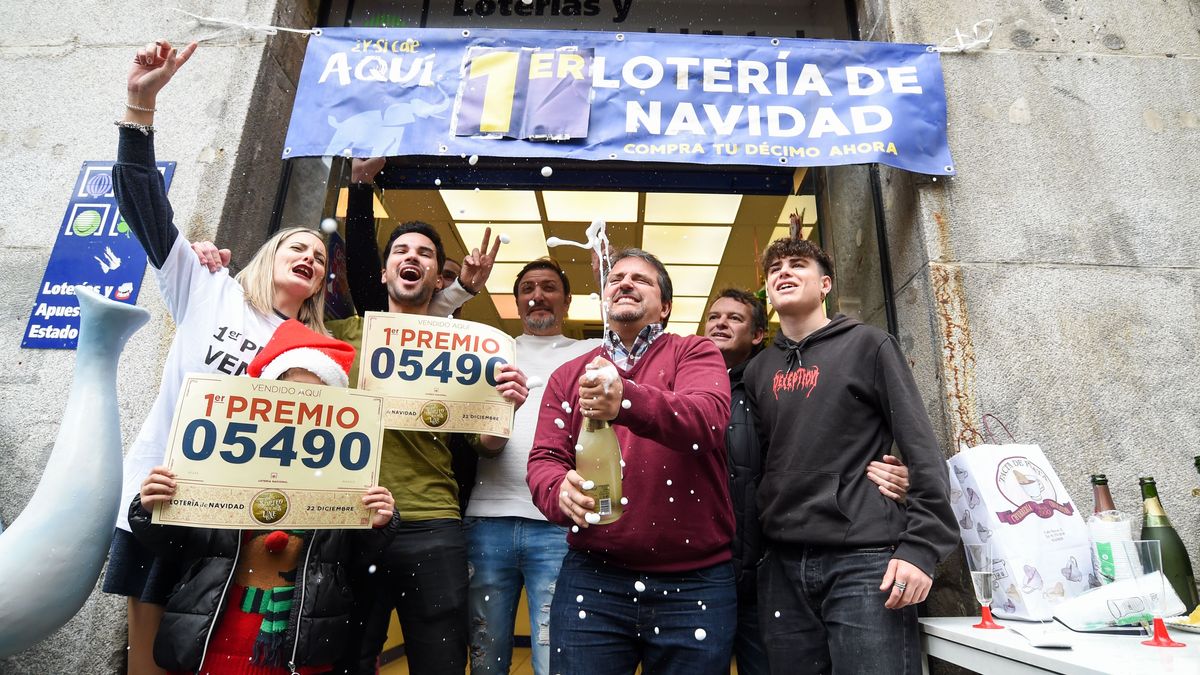 ¿Es más probable ganar el premio Gordo de la Lotería de Navidad o la Primitiva?: las cifras