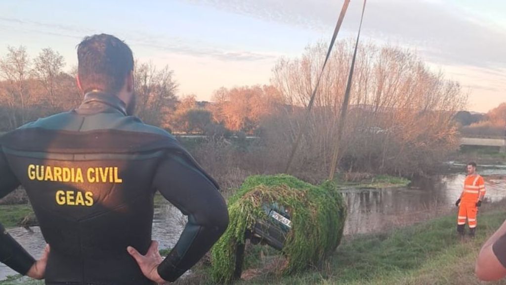 Localizan en el interior del vehículo en el río el cuerpo sin vida del hombre desaparecido en Porqueira (Ourense)