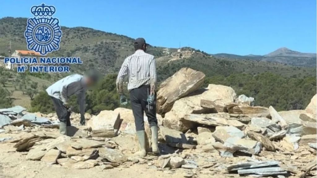 Picando piedras en una cantera de Almería por 15 euros al día: "No consideraban que se les estuviese explotando"