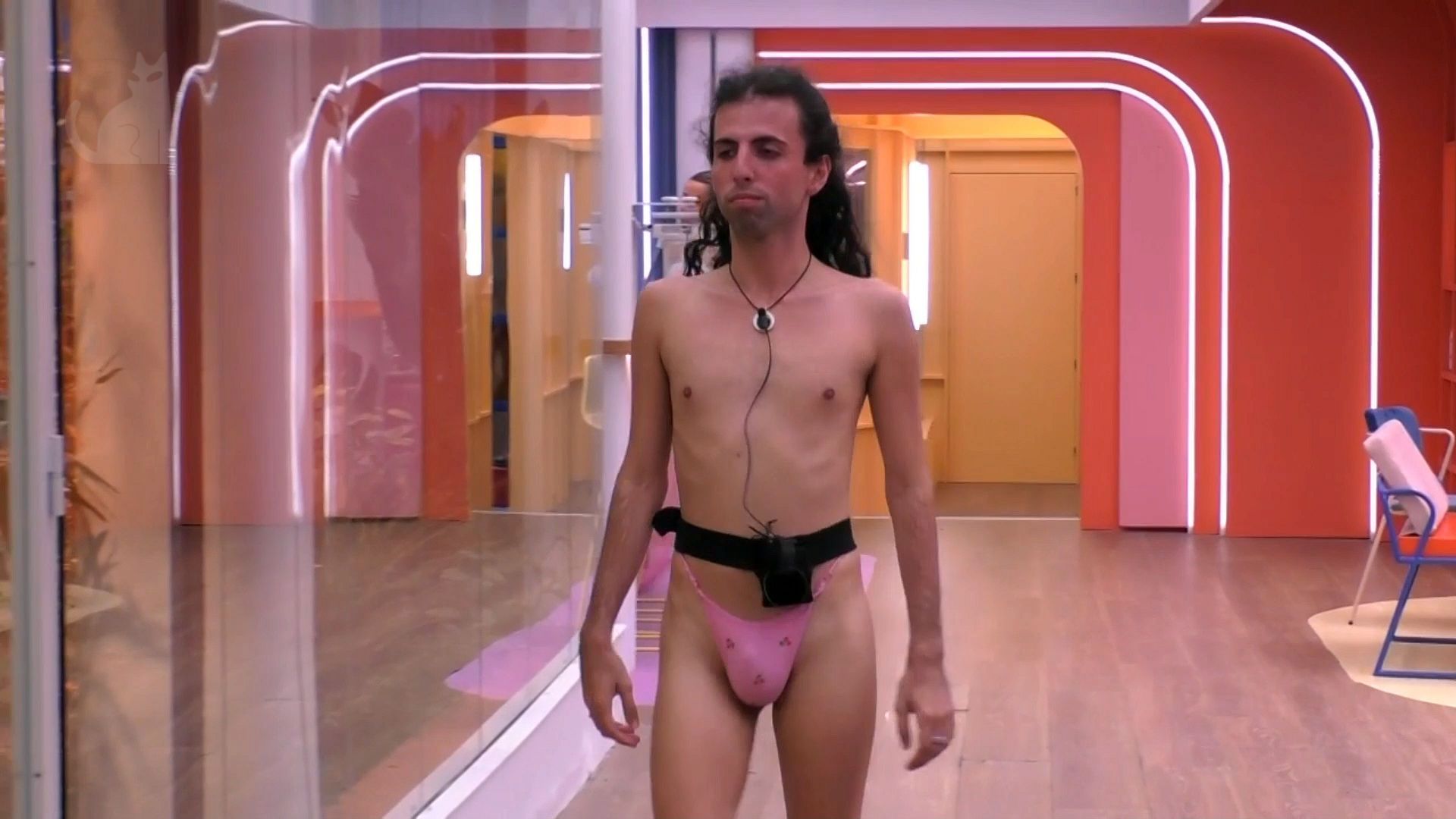 Albert Infante participando de algunos juegos con su grupo