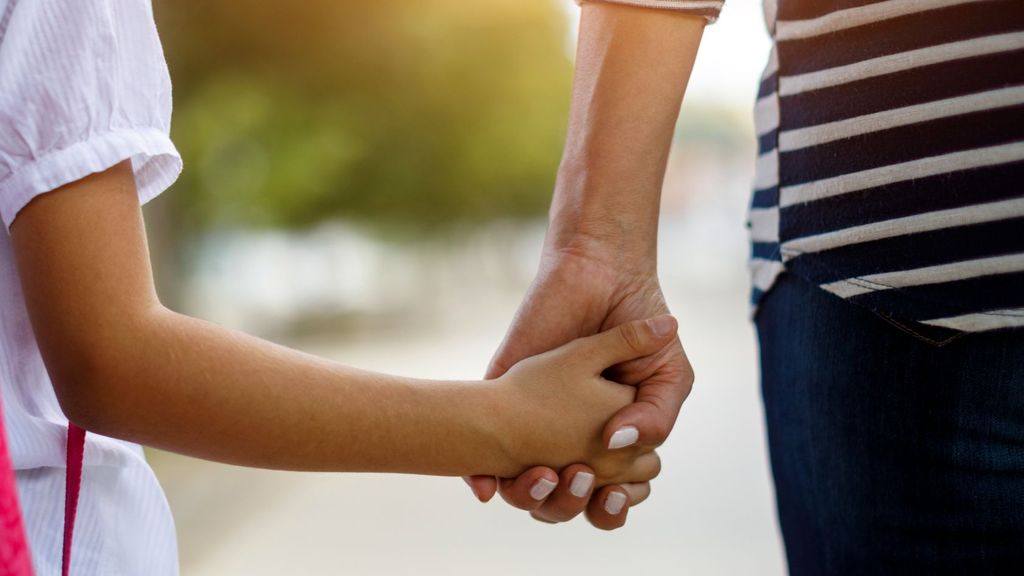 Una niña de dos años, herida tras ser atropellada en Lugo después de soltarse de la mano de su madre