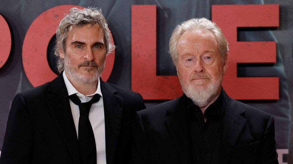 Joaquin Phoenix y Ridley Scott, 23 años después de Gladiador: "Comodo y Napoleon tiene en común que son personas heridas", dice el actor.