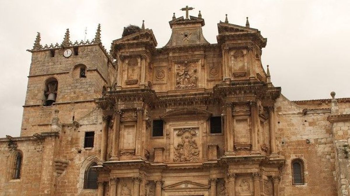 La iglesia que cuenta con una fachada que muchos comparan con Petra