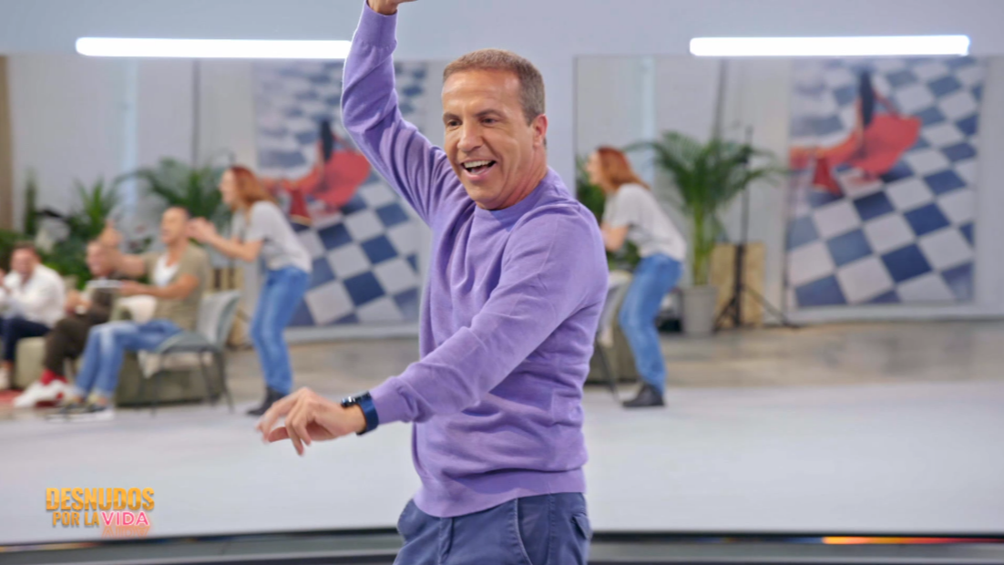 Cristóbal Soria se viene arriba en el ejercicio de improvisación de 'Desnudos por la vida': ¡ha nacido una estrella del baile!