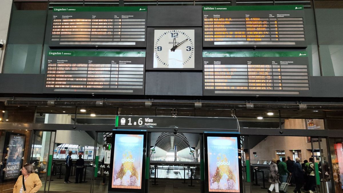 Horarios de los trenes en estacion de Santa Justa.